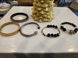 Bulk black and gold fashion bracelets